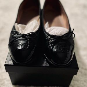 Authentic Chanel Interlocking CC Logo  Leather Ballet Flats in Black Size IT: 38